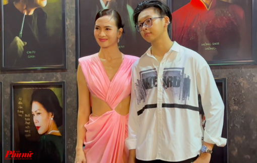 Diễn viên Anh Thư gợi cảm ở tuổi 40, khoe con trai cao lớn