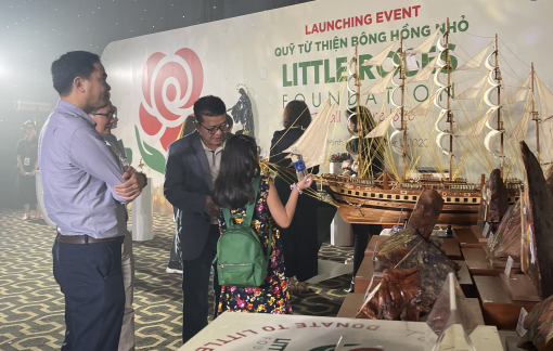 Ra mắt quỹ từ thiện Bông hồng nhỏ