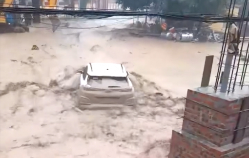 Lũ quét ở Nghệ An: Đã có 15 ngôi nhà bị cuốn trôi và 1 người tử vong