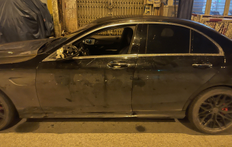 TPHCM: Nhóm người tố bị nhân viên quán ốc Ngon tấn công, đập phá ô tô