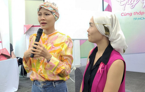Gây quỹ Nơ hồng - cùng thắp sáng hy vọng cho phụ nữ bệnh ung thư vú