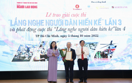 Báo Người Lao động trao giải cho các tác giả tâm huyết với sự phát triển của TPHCM