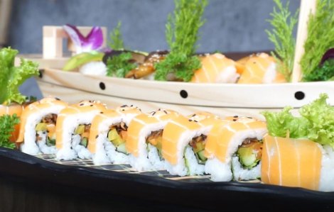 Sushi cá hồi chay, vừa ngon vừa độc đáo