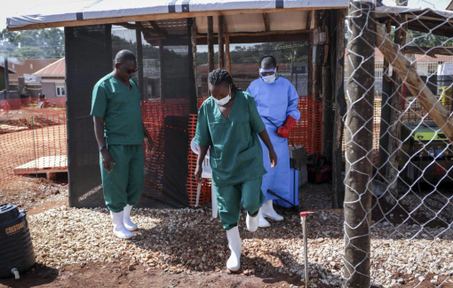 10 người tử vong vì Ebola, WHO và Uganda họp khẩn