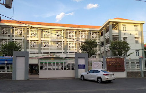 Một lớp ở trường tiểu học quận 7 dự thu 130 triệu đồng để “chăm" và tặng quà cô