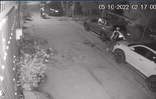 Truy bắt 2 thanh niên phóng hỏa đốt xe ô tô