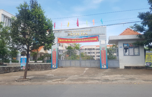 Nữ sinh lớp 8 rơi từ tầng 4 trường học xuống đất tử vong