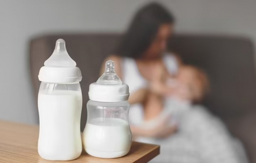 Hạt vi nhựa được tìm thấy trong sữa mẹ