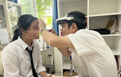 Hà Nội: Nhiều học sinh nghi có biểu hiện ngộ độc sau khi trường phun thuốc diệt muỗi