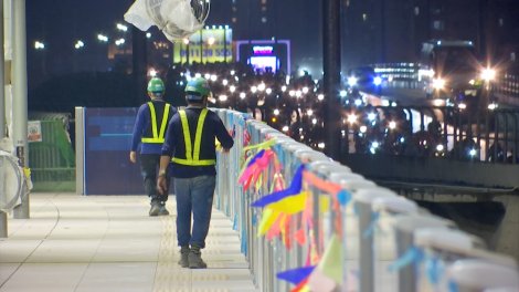 Công nhân xuyên đêm thi công ga Tân Cảng, dự kiến hoàn thành trong Quý 1, 2023