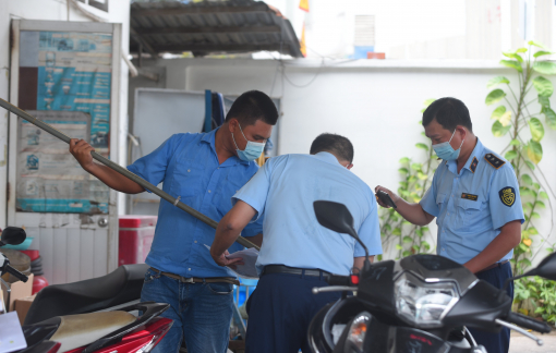 Kiểm tra hàng loạt cây xăng treo biển “hết xăng”