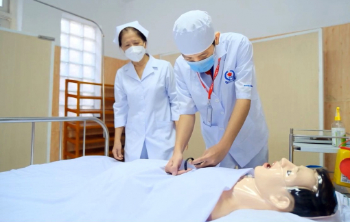 Tuyển sinh khối ngành sức khỏe: Đáng lo khi các trường thiếu hàng ngàn chỉ tiêu