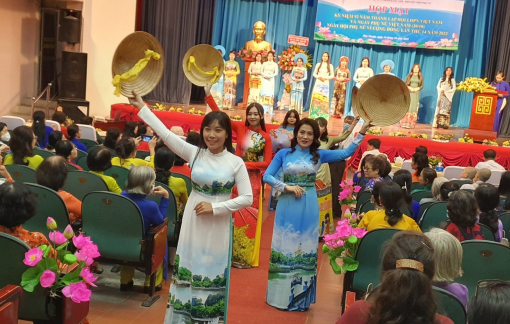Kỷ niệm 20/10: trao quà, sinh kế và học bổng cho phụ nữ nghèo và nữ sinh vượt khó
