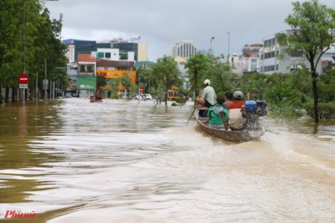 Cố đô Huế ngập chìm trong biển nước