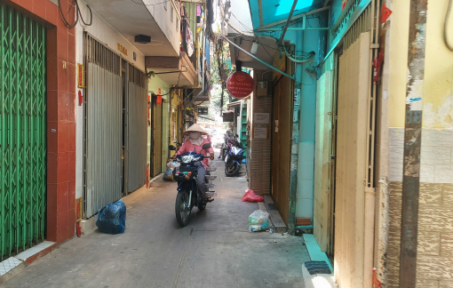 Đỏ mắt tìm số nhà ở “phố vàng bạc”