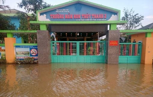 Trường học ngổn ngang sau lũ