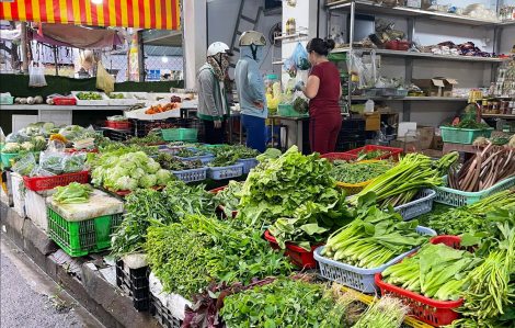 Khó kiểm soát rau quả đánh tráo bao bì