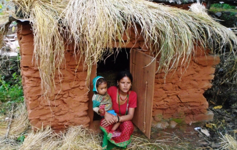 "Túp lều kinh nguyệt" - Nỗi kinh hoàng của trẻ em gái ở Nepal