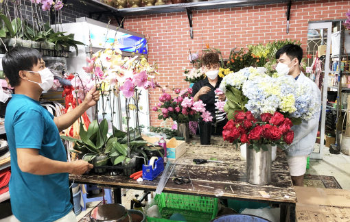 Chưa đến 20/10, hoa hồng Đà Lạt đã khan hiếm, tăng giá