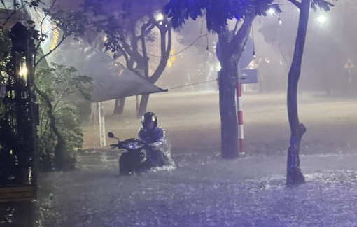 Miền Trung nguy cơ mưa lớn, lũ dồn dập