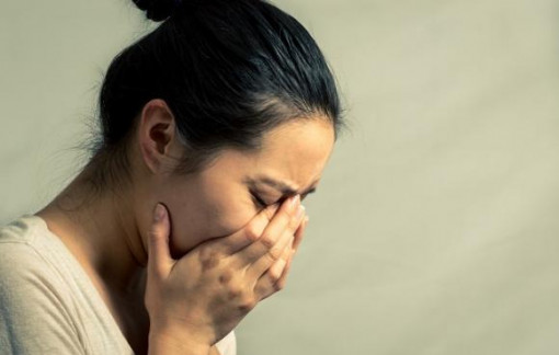 Chồng ngoại tình và đánh đập tôi suốt 10 năm, anh không còn tình cảm nào với tôi nữa sao?