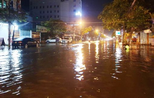 Triều cường ở Cần Thơ vượt báo động 3