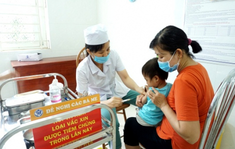 TPHCM sắp hết 6 loại vắc xin cho trẻ nhỏ