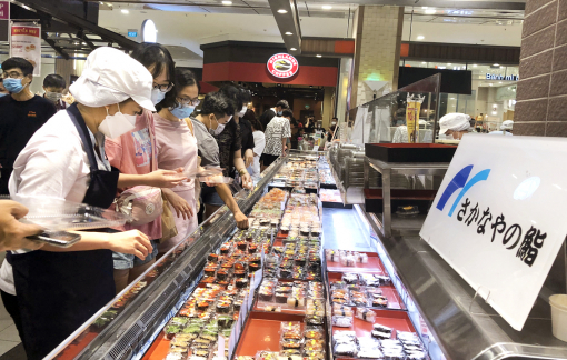 Thận trọng khi ăn sushi, sashimi giá rẻ