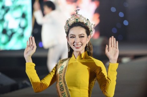 Hoa hậu Thùy Tiên bị kiện
