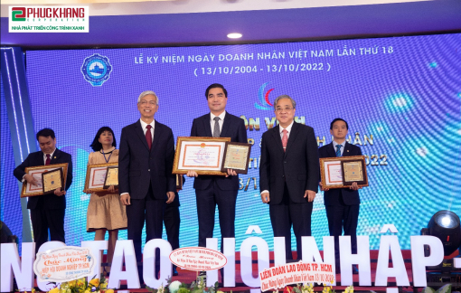 Phuc Khang Corporation vinh dự đón nhận danh hiệu Top 10 Doanh nghiệp TPHCM tiêu biểu năm 2022