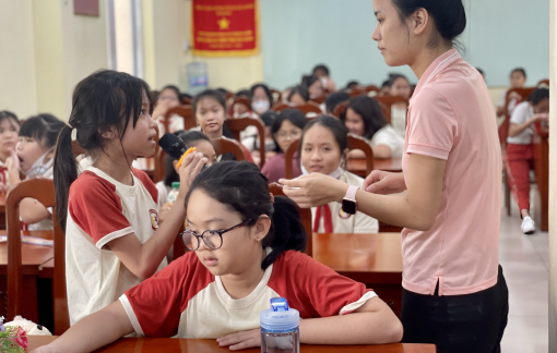 "Chỉ đúng đường cho hươu con" trong trường tiểu học