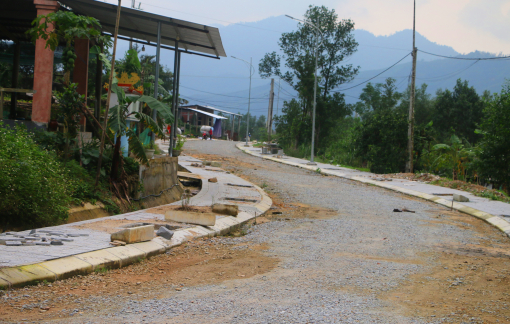Đường dài 376,5m, thi công hơn 1 năm vẫn chưa xong