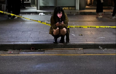 Vụ giẫm đạp chết chóc tại Hàn Quốc: Trắng đêm chờ tin người thân