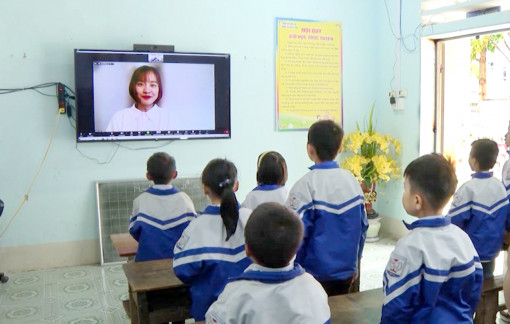 Tiếng Anh trực tuyến từ Hà Nội đến với học sinh miền núi