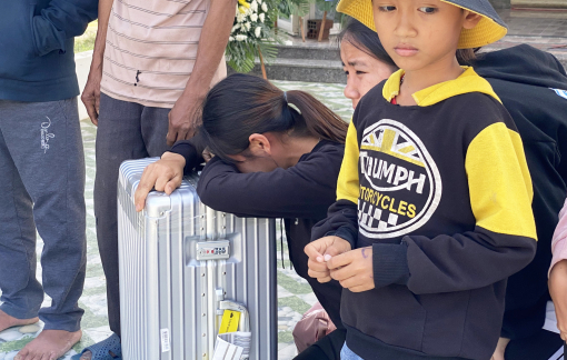 Thi thể cô gái tử vong trong vụ giẫm đạp kinh hoàng ở Hàn Quốc về đến quê nhà