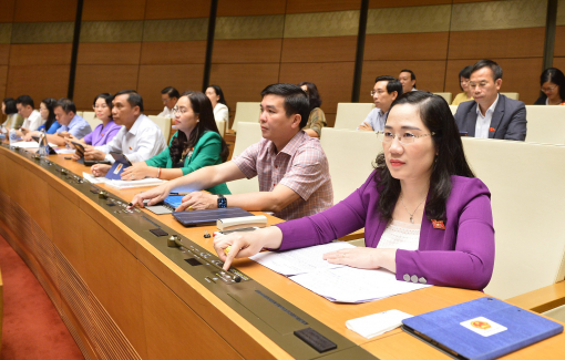 Tập trung giải quyết dứt điểm tình trạng thiếu thuốc và nhân lực y tế