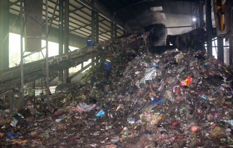 TP. Bảo Lộc đề xuất cho công ty xử lý rác gây ô nhiễm vận hành lại vì sợ ùn ứ rác