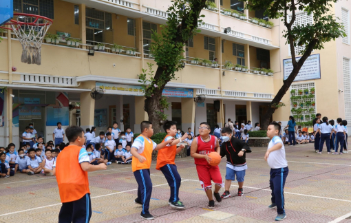 Nếu chọn ở lại với nghề giáo thầy cô hãy hiểu nghề và thương mình