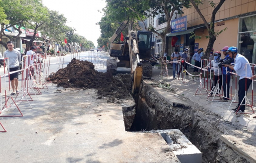 Không duy tu hệ thống thoát nước, chiếu sáng và cắt tỉa cây xanh vào giờ cao điểm