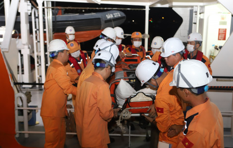 Cứu nạn kịp thời 2 thuyền viên nước ngoài bị thương do tai nạn lao động trên biển