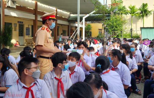 Thi an toàn giao thông, nhận thưởng hàng tuần