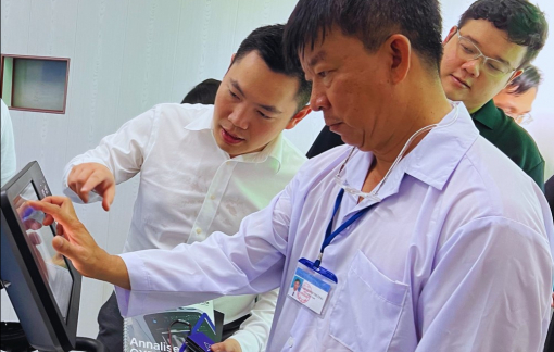 Tặng máy chụp X-quang ứng dụng trí tuệ nhân tạo cho xã đảo Thạnh An