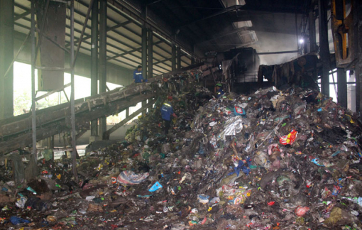 9.000 tấn rác đang tồn đọng trong nhà máy xử lý rác thải bị xử phạt ở Bảo Lộc