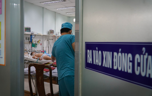 Bé trai nguy kịch vì uống nhầm thuốc cai nghiện ma túy