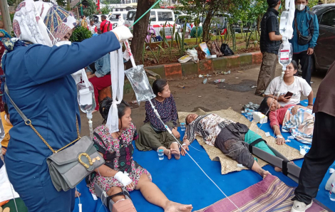 Động đất ở Indonesia: Số người chết tăng hơn 160, người dân khổ sở tìm nơi điều trị