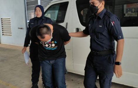 Cựu quan chức ngân hàng Malaysia lĩnh án tù vì ép vợ bán dâm trả nợ cho mình