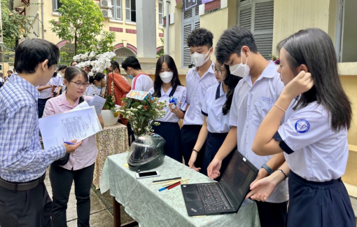 Giáo viên hướng dẫn học sinh nghiên cứu khoa học đạt giải cao sẽ được nâng lương trước hạn