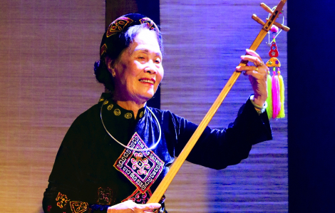 Nghệ nhân Nguyễn Thị Bích Liên - Giữ đàn tính, hát then đến cuối đời