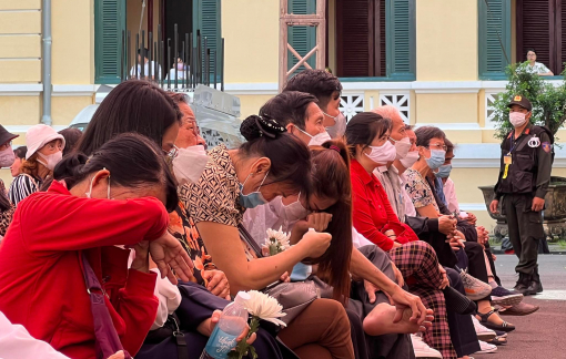 Người dân bật khóc khi nghe tòa thuật lại hành vi bạo hành của "dì ghẻ" với bé gái 8 tuổi