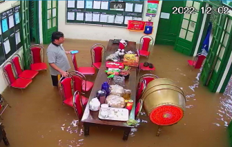 Thừa Thiên - Huế: Mưa lớn gây ngập lụt nhiều nơi, một người đàn ông bị nước lũ cuốn trôi